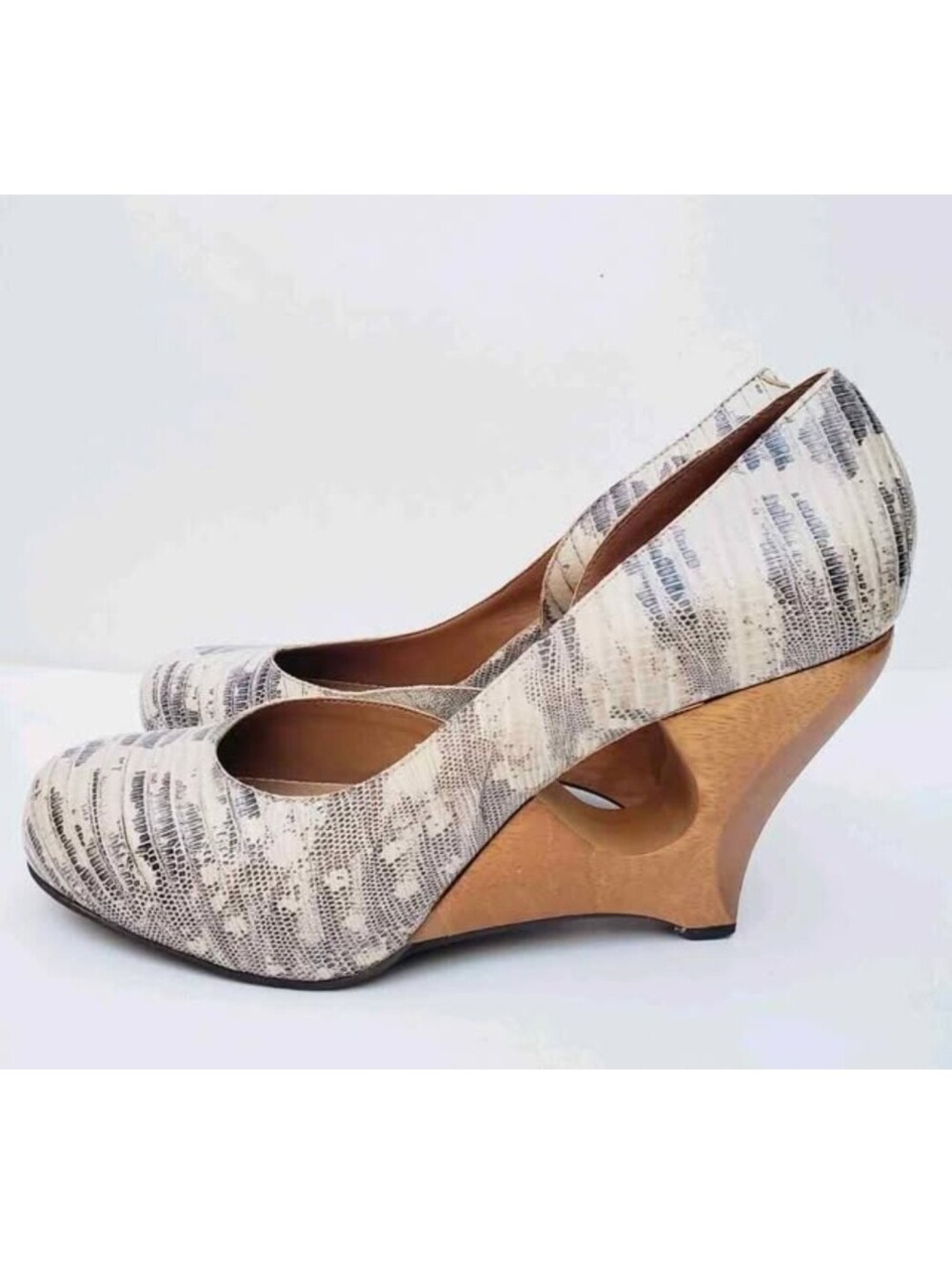 Schuler & Sons leather Snakeskin Wedge Pumps Round Toe Slip-On Wood Heel SZ 7.5